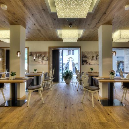 Posta Zirm Hotel Corvara In Badia Exterior photo
