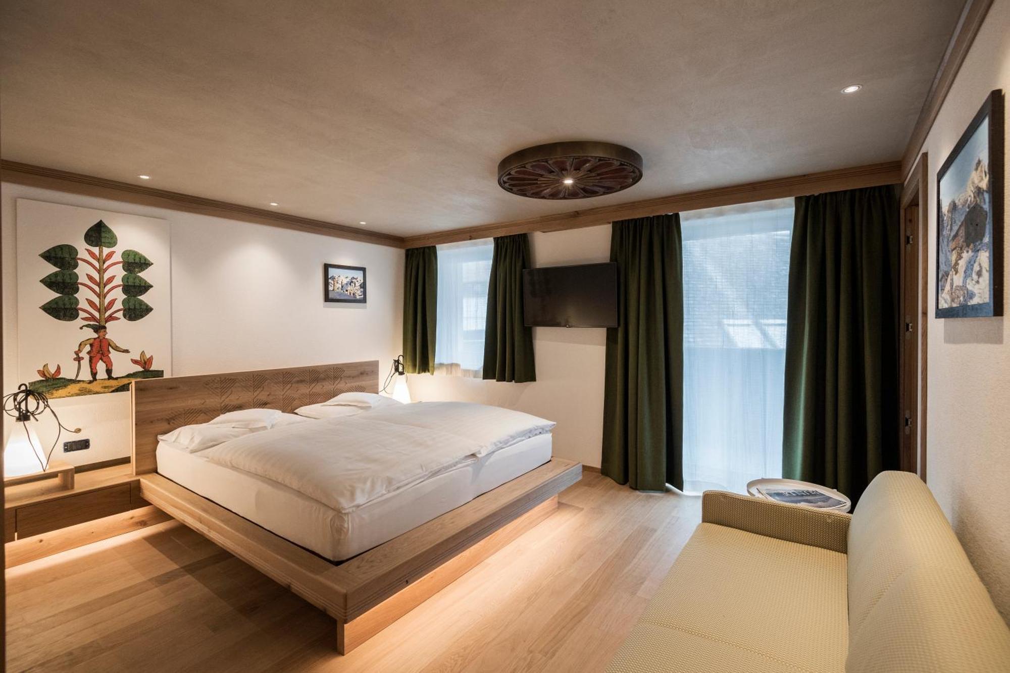 Posta Zirm Hotel Corvara In Badia Exterior photo