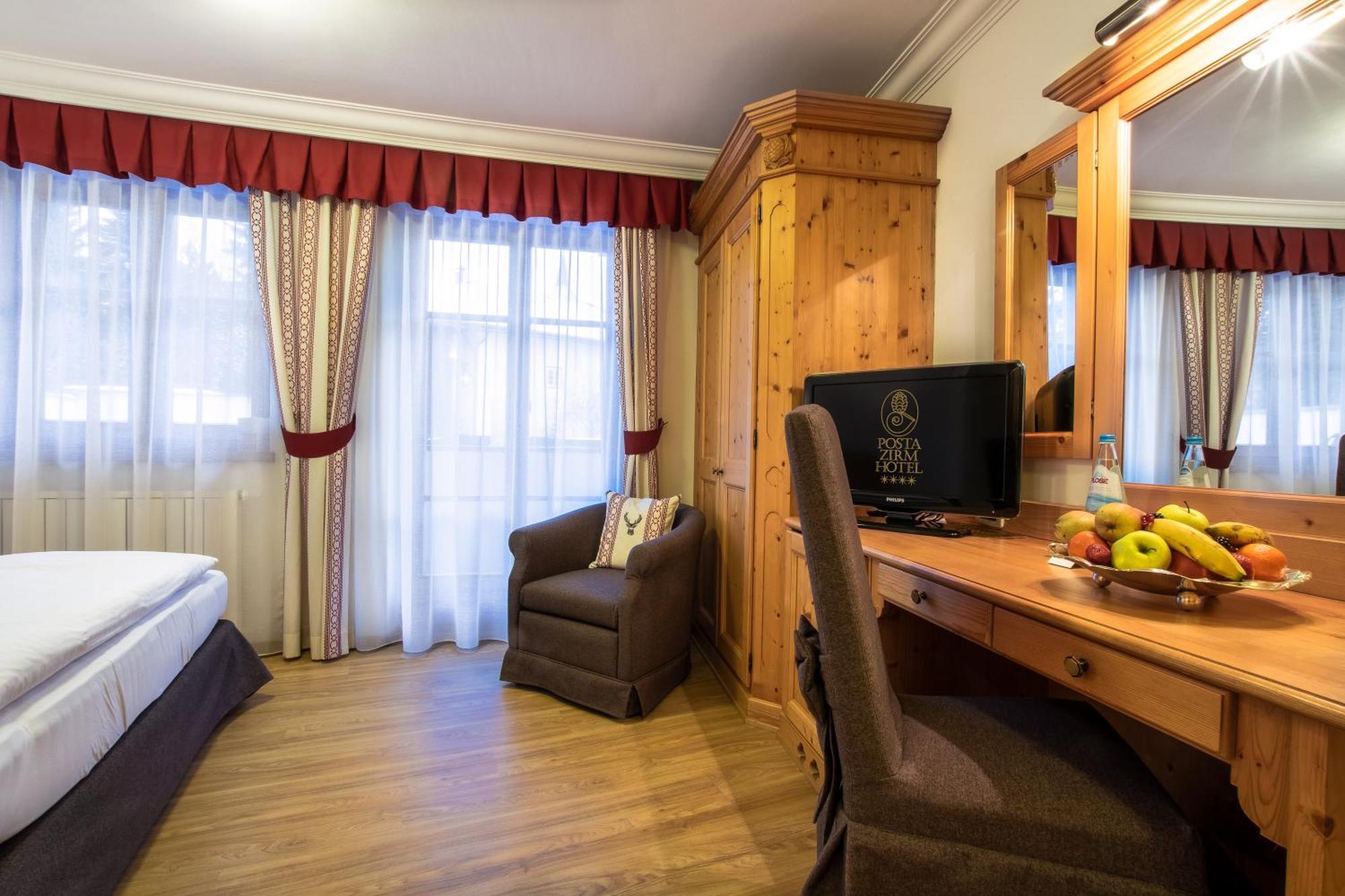 Posta Zirm Hotel Corvara In Badia Exterior photo